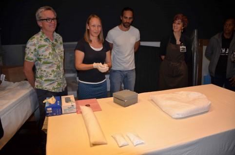  De gauche à droite, Tom Trnski et Séverine Hannam du War Memorial Museum d’Auckland, Frédéric Daver, Marianne Tissandier et Yamel Euritein du Musée de Nouvelle-Calédonie.  De gauche à droite, Tom Trnski et Séverine Hannam du War Memorial Museum d’Auckland, Frédéric Daver, Marianne Tissandier et Yamel Euritein du Musée de Nouvelle-Calédonie.